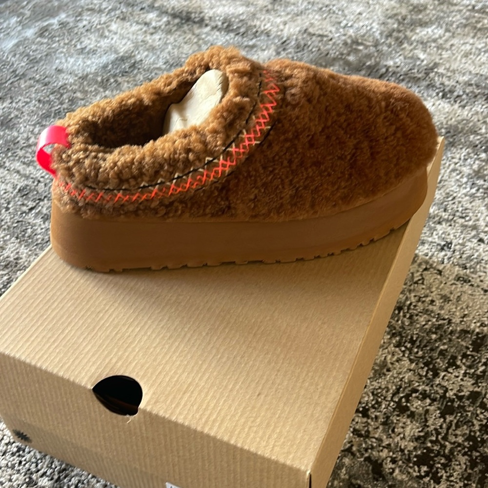 UGG Tazz Slipper